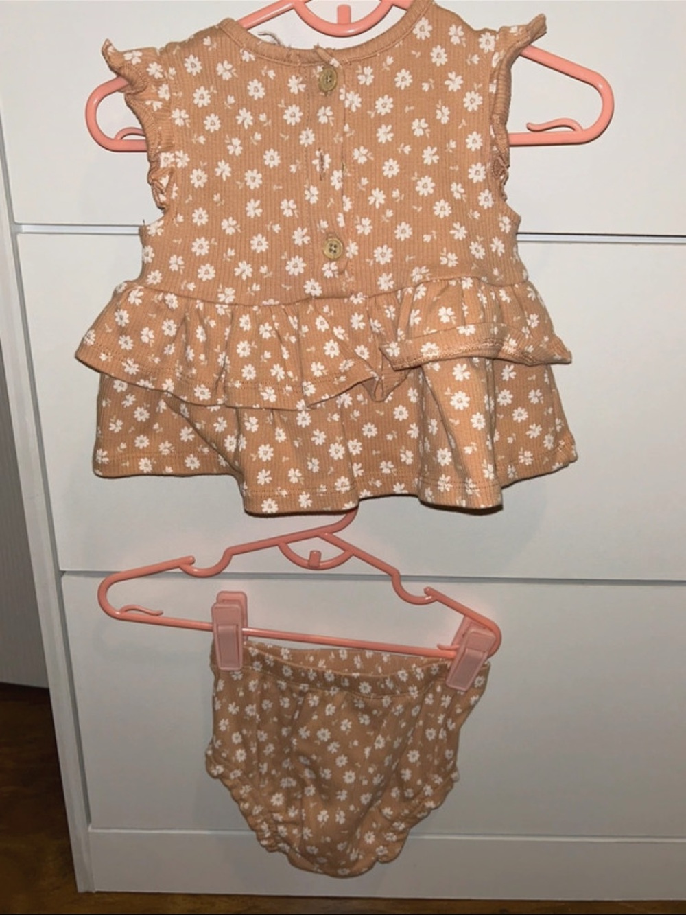 Tan Daisy Ruffle Top & Bloomers Kids Set